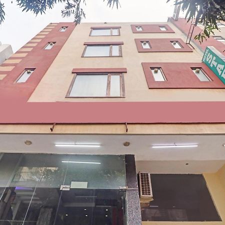 Oyo 12675 Hotel Star Inn Нью-Дели Экстерьер фото