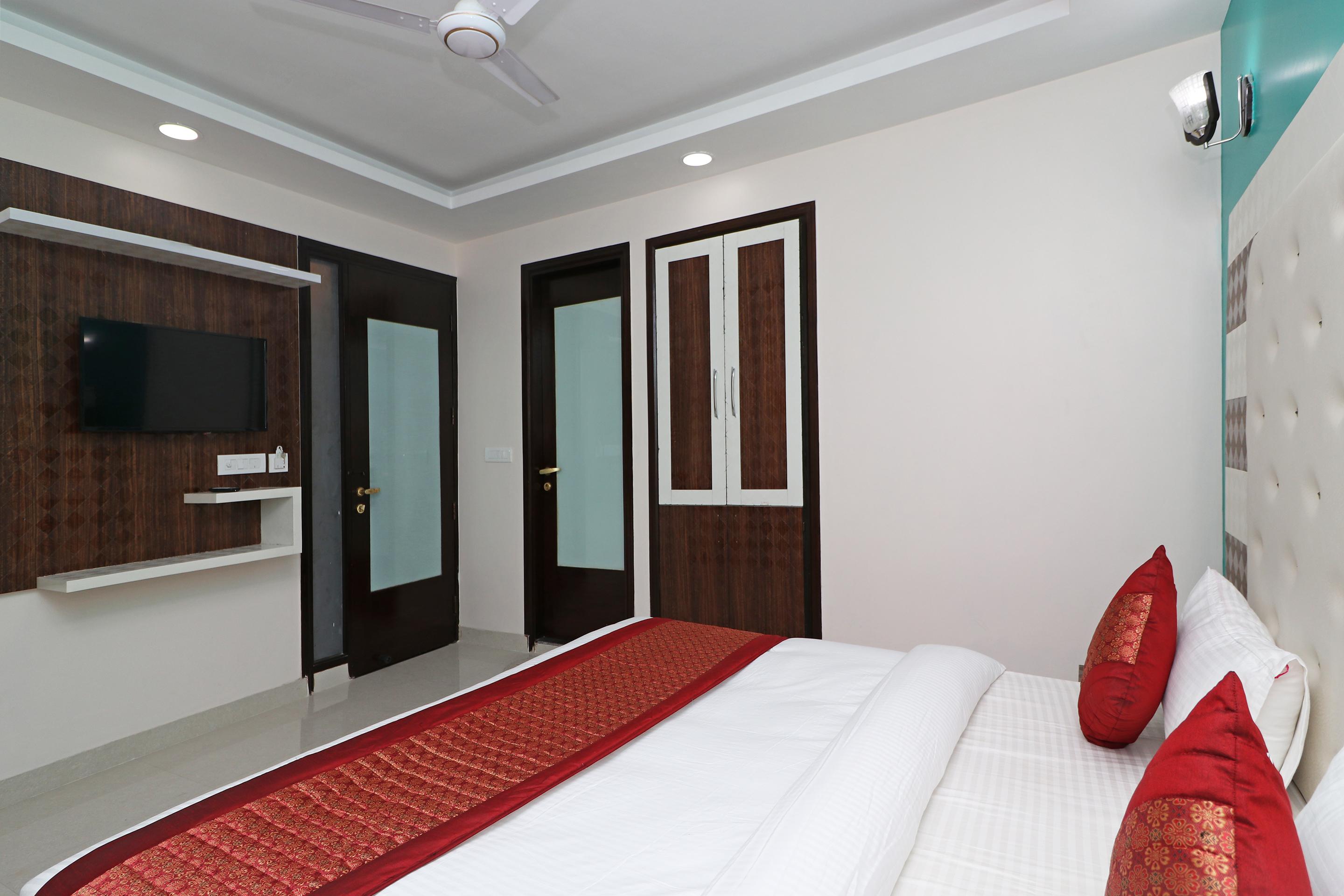Oyo 12675 Hotel Star Inn Нью-Дели Экстерьер фото