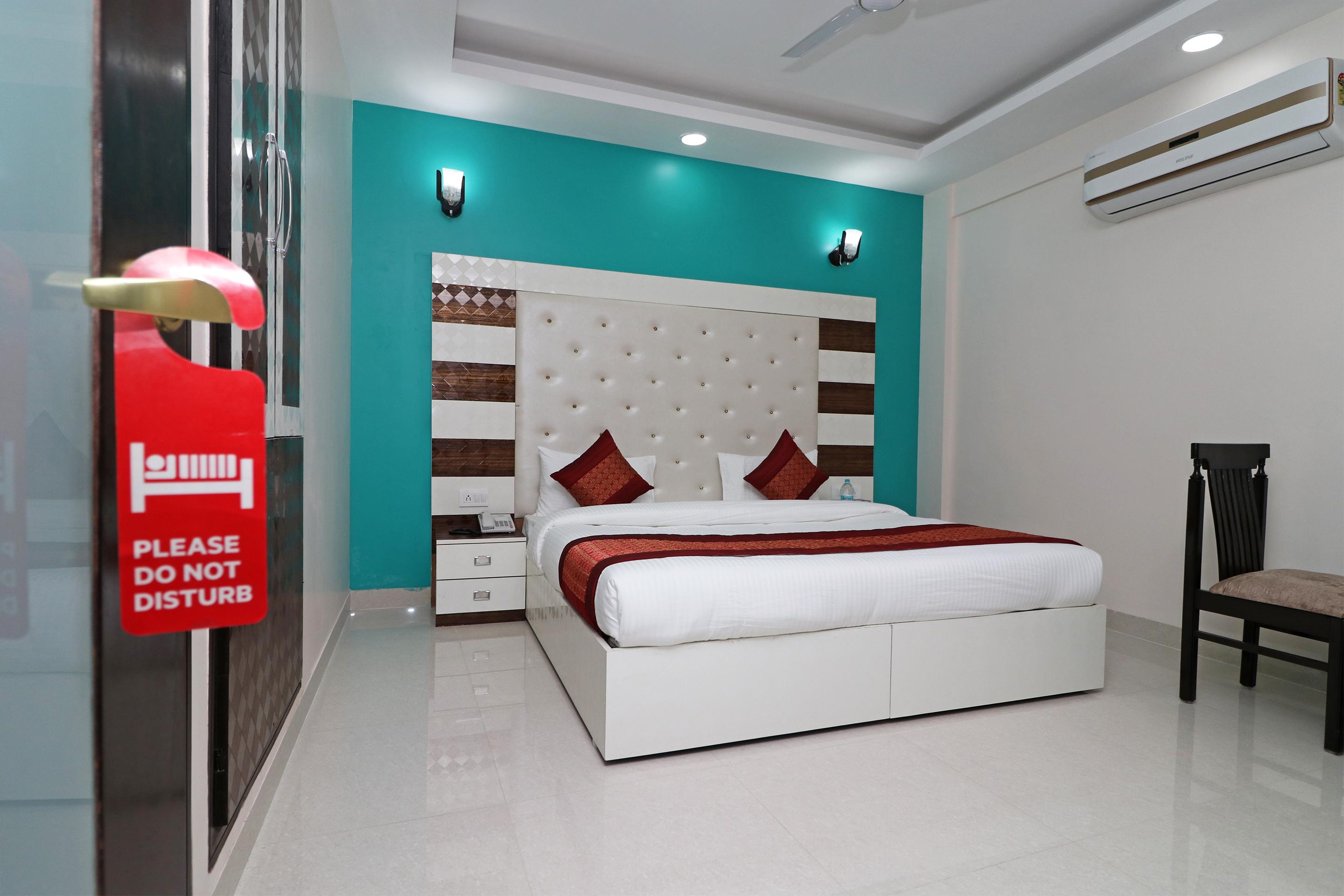 Oyo 12675 Hotel Star Inn Нью-Дели Экстерьер фото