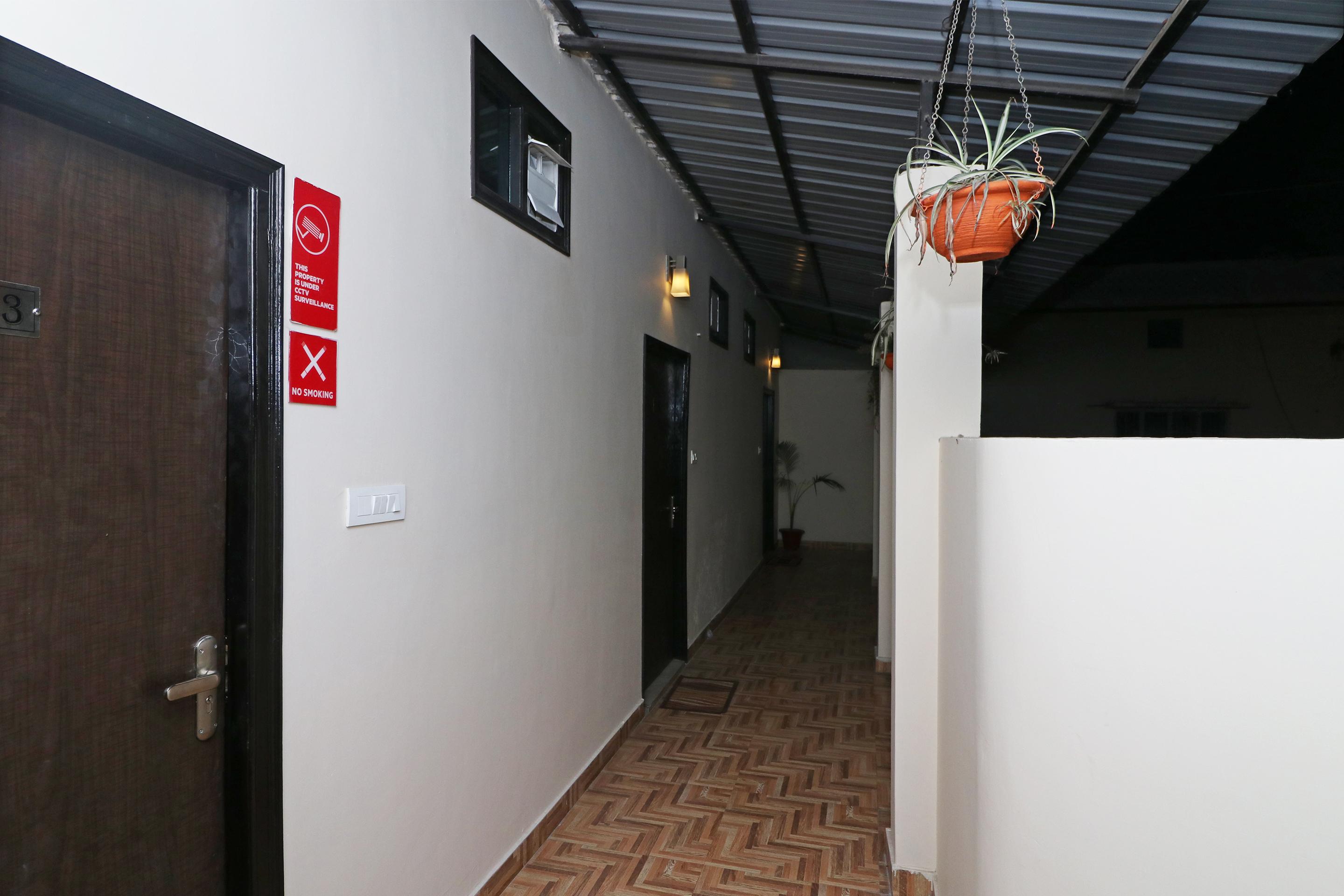 Oyo 12675 Hotel Star Inn Нью-Дели Экстерьер фото