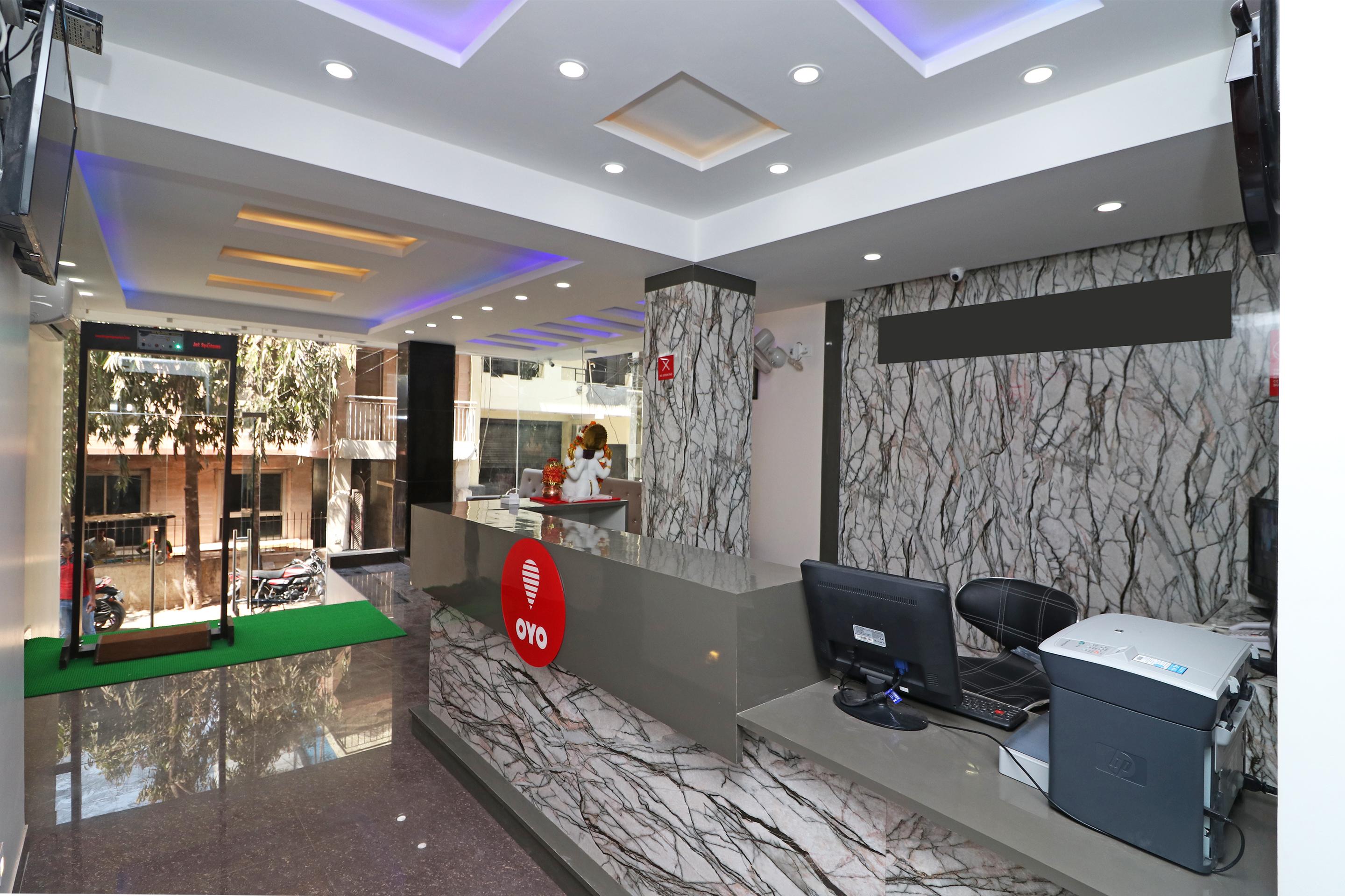 Oyo 12675 Hotel Star Inn Нью-Дели Экстерьер фото