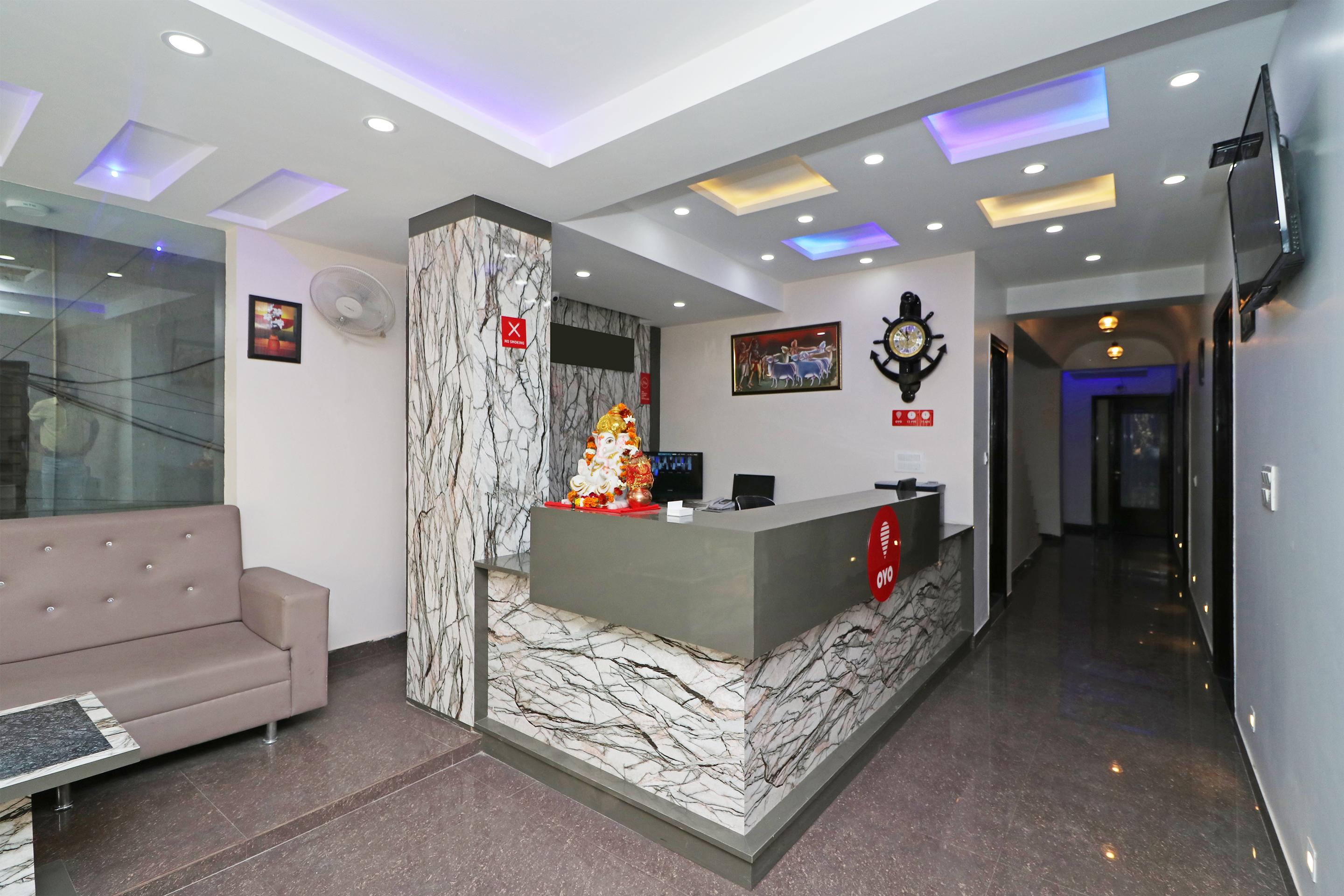 Oyo 12675 Hotel Star Inn Нью-Дели Экстерьер фото