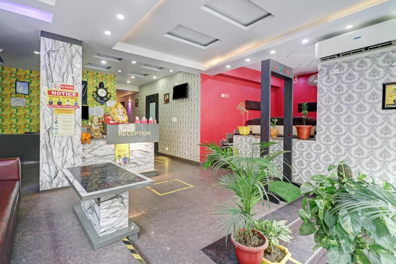 Oyo 12675 Hotel Star Inn Нью-Дели Экстерьер фото