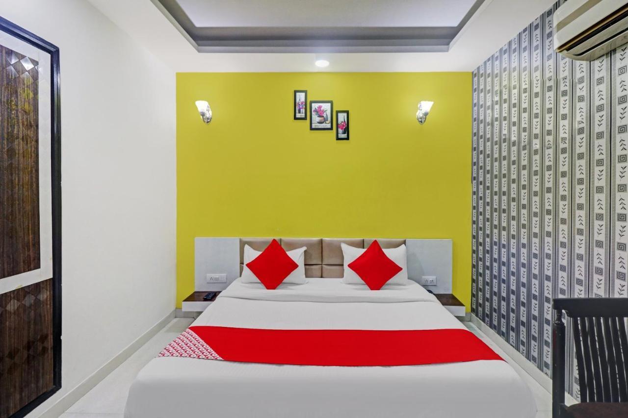 Oyo 12675 Hotel Star Inn Нью-Дели Экстерьер фото