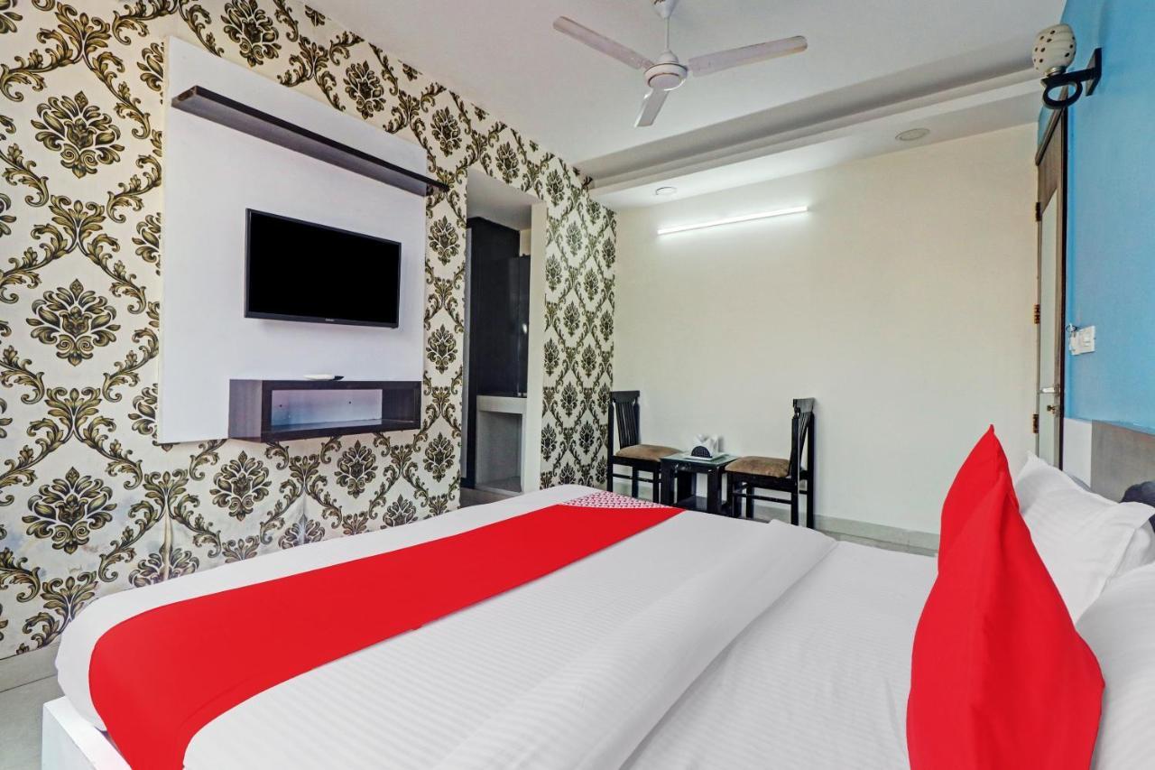 Oyo 12675 Hotel Star Inn Нью-Дели Экстерьер фото